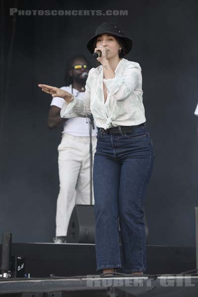 CAMELIA JORDANA - 2019-07-21 - PARIS - Hippodrome de Longchamp - Main Stage 2 - 